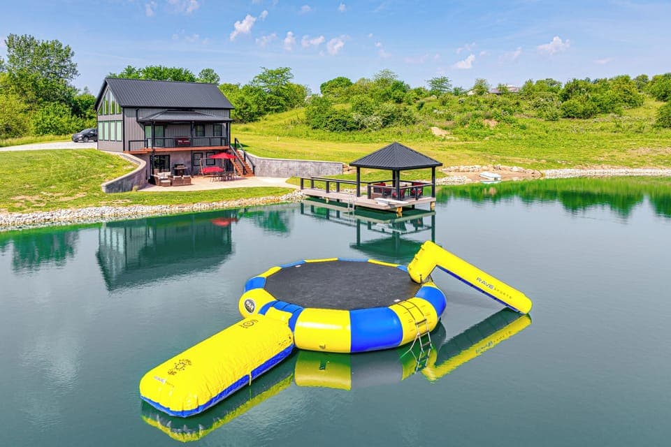 Hagerstown Vacation Rental | 3BR | 3.5BA | 1 Step to Enter | 1,800 Sq Ft