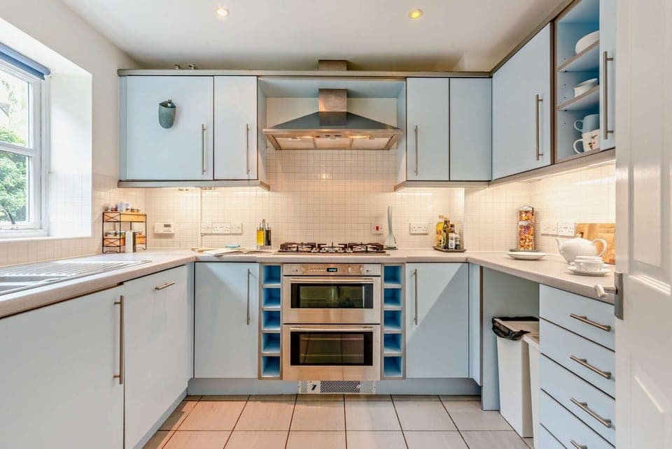 5 Stone Cottage Kitchen - StayCotswold