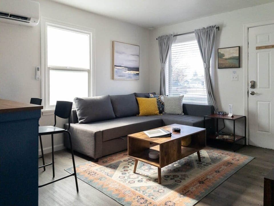 #StayInMyDistrict #BookDirect