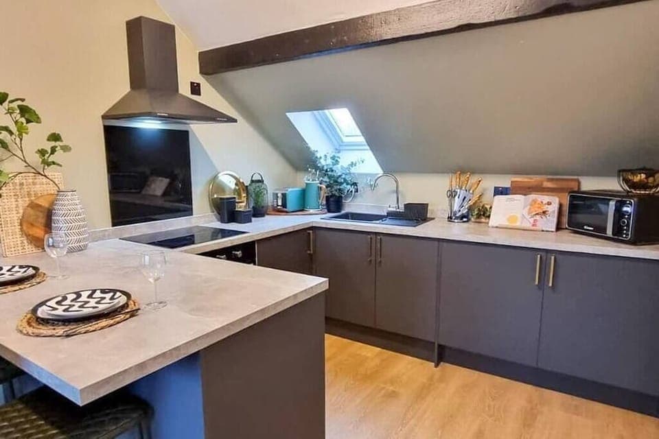 Open plan kitchen, perfect for cooking with family 