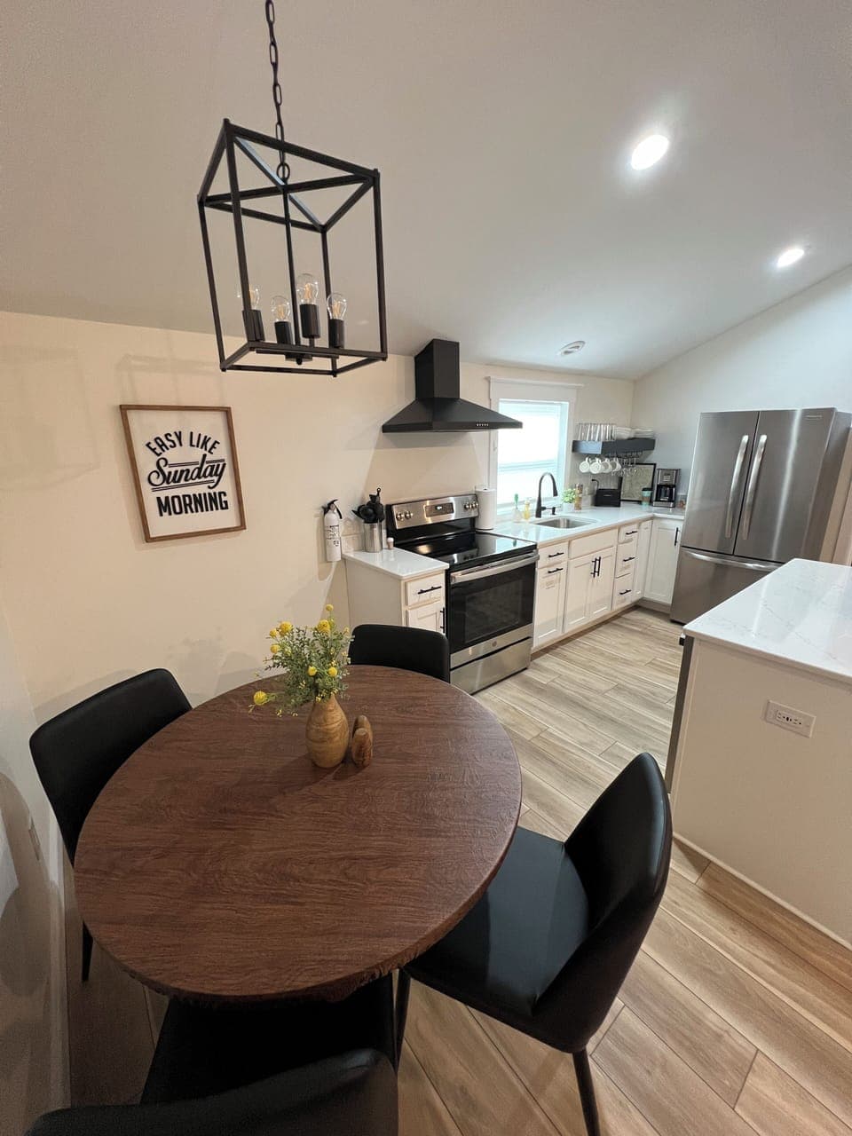 Dining/Kitchen area
