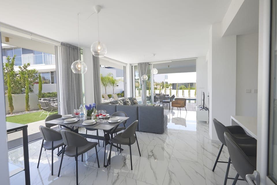 Dining Area with table and chairs to seat 6 people