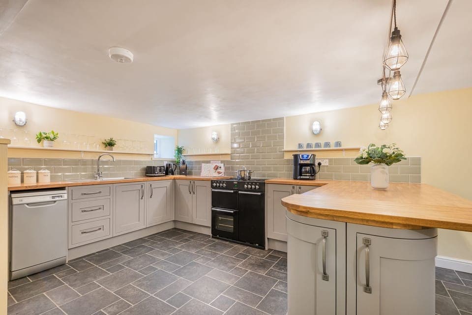 Lakeland cottage (1)