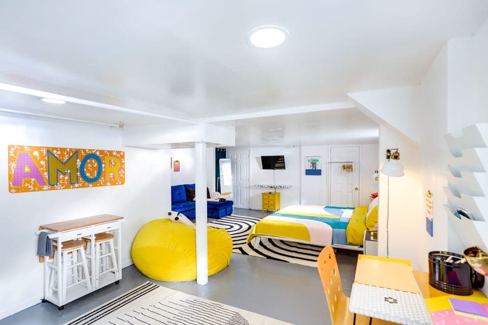 Cleveland Vacation Rental | Studio | 1BA | 550 Sq Ft | Stairs Required