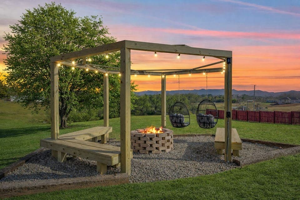 Relax around the firepit with drinks, make some s'mores or just relax with friends and family discussing all of the fun from your trip to Downtown Asheville!