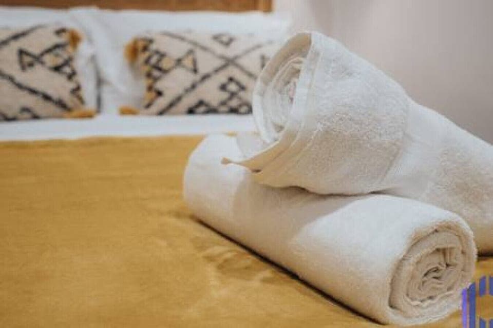 Double Bedroom - Full beddings, linens, towel included. - Power Socket by the bed - Comfortably heated room - Strong wifi - Baby Cot - Extra linen can be provided on request.