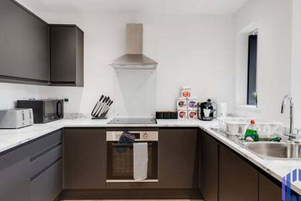 Kitchen/diner - Heated floors - Fully equipped with cooking equipment perfect for families. Appliances such as washer, Dryer, fridge freezer, Dish washer, microwave,  oven, Coffee Machine, water filter, Toaster all Free & available for your use