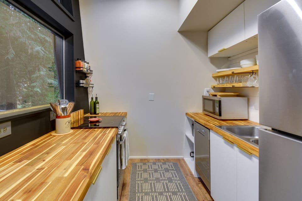 Kitchen | Coffee Maker | Dishwasher | Spices | Cooking Utensils