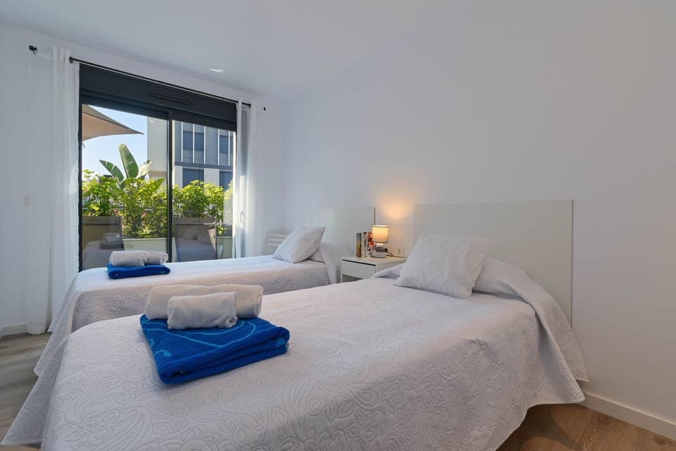 Bedroom with two single beds