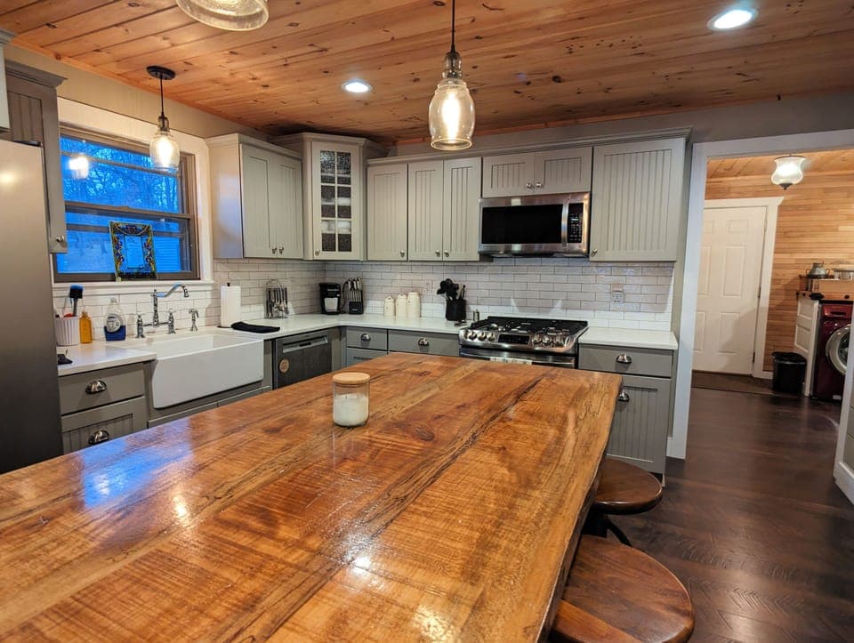 Fully updated kitchen with stainless steel appliances. 