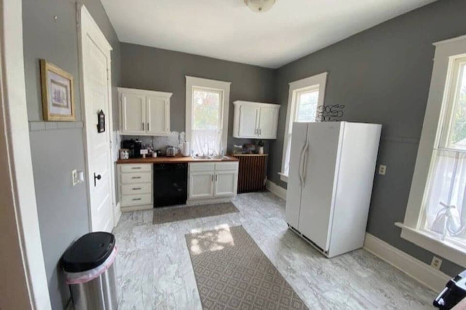 Spacious kitchen.