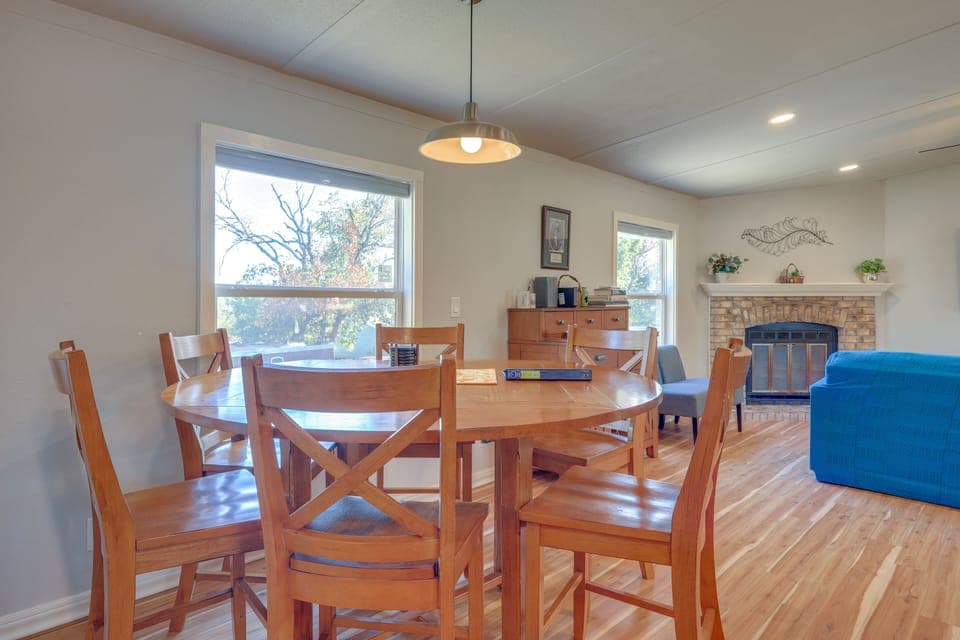 Dining Area | Dishware/Flatware