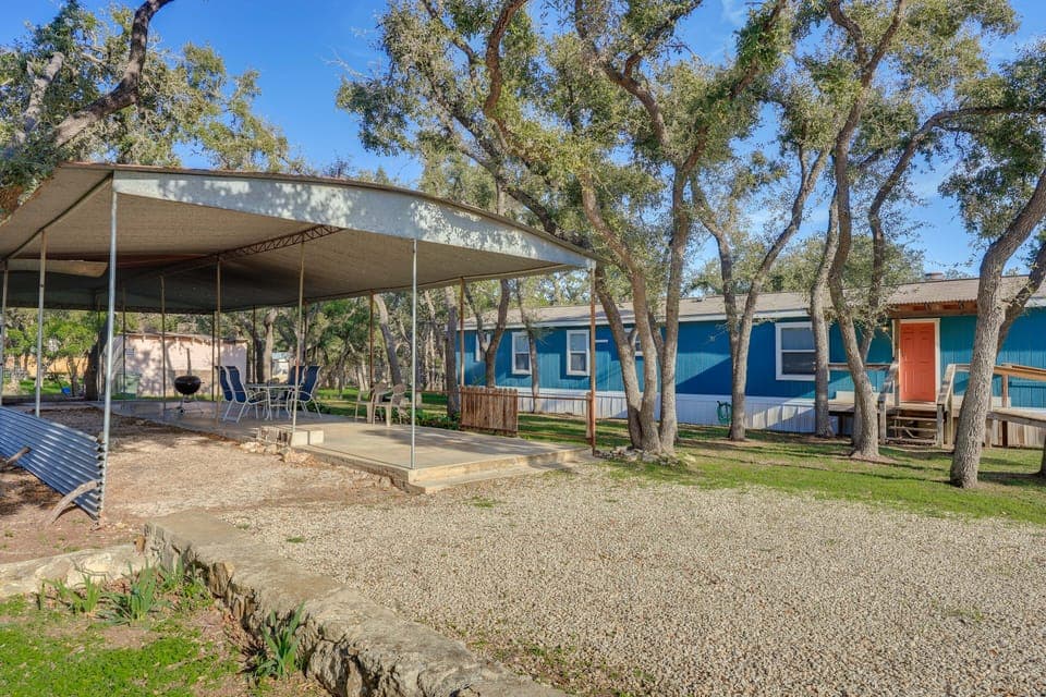 Canyon Lake Vacation Rental | 3BR | 2BA | 1 Step to Access Ramp | 1,368 Sq Ft