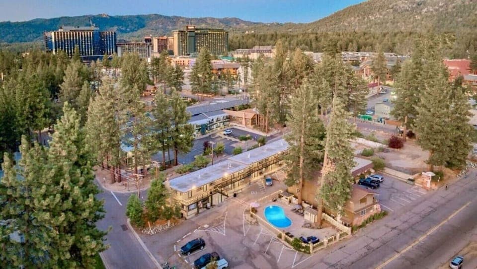 Bird`s eye view of the property