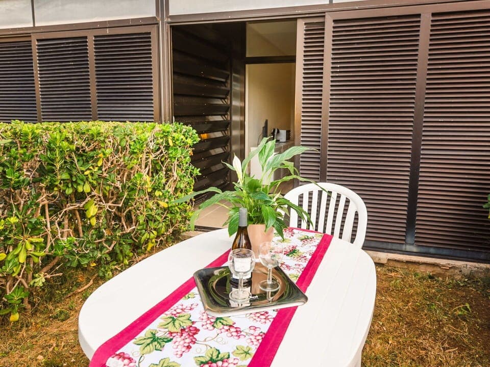 Building, Sky, Cloud, Daytime, Property, Window, Urban Design, Neighbourhood, Residential Area, City