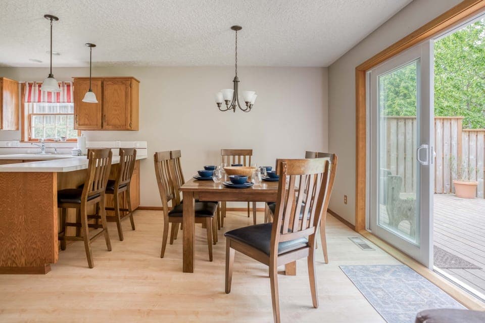 Spacious Dining Area