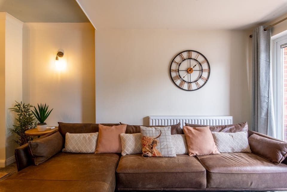 Living Room/Sitting Area