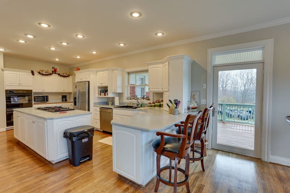 Kitchen | Cooking Basics | Coffee Maker | Paper Towels/Trash Bags Provided