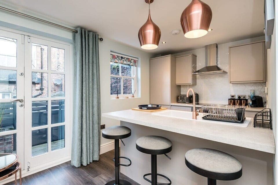 The Pilgrim Coach House, Liverpool - Host & Stay