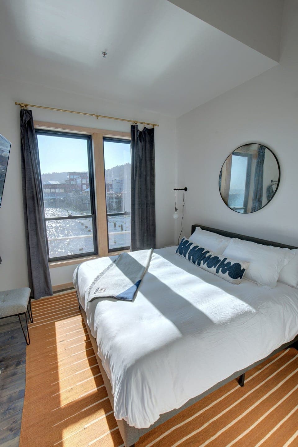 Unit with King size bed