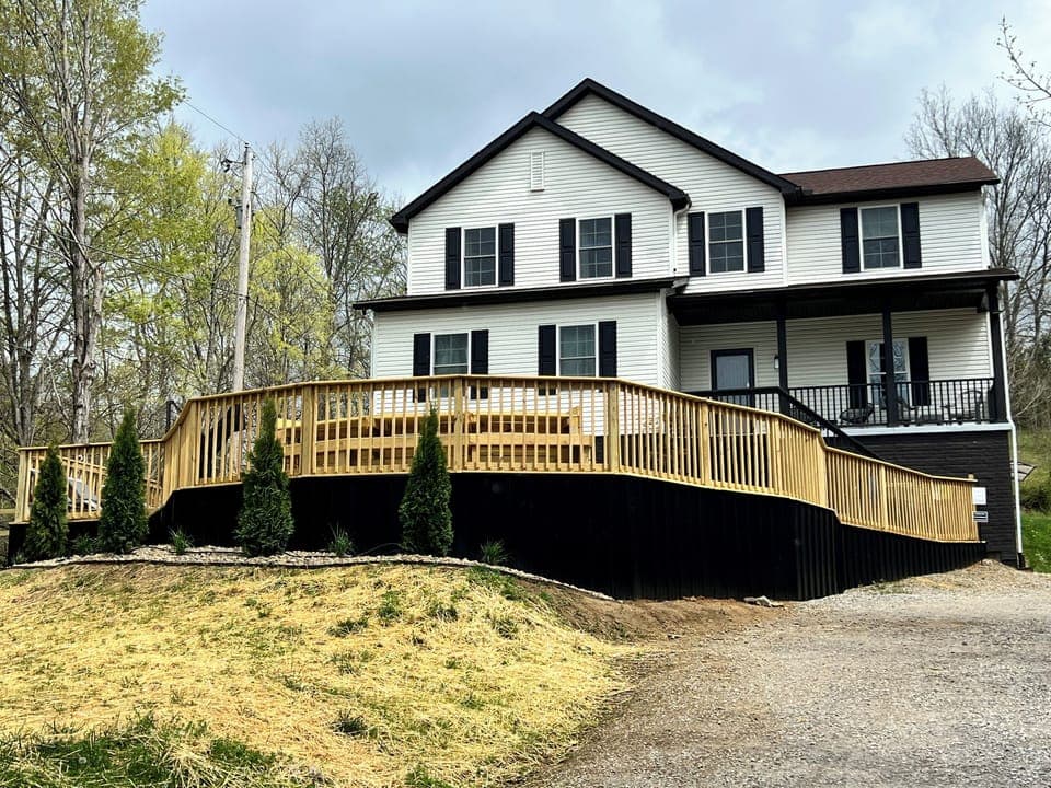 4200 Sq ft property set up for 16. 24' Heated pool in front/Hot tub in the back