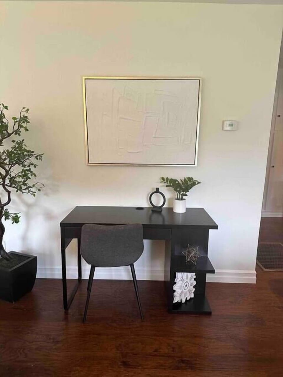 Working Desk in Main Living Area