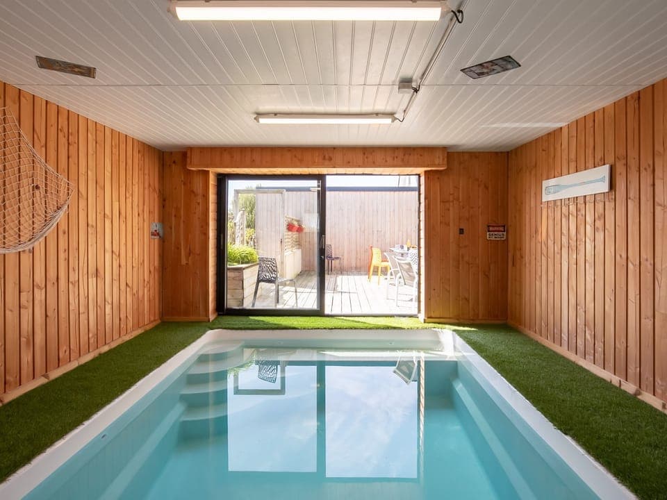 Pool Indoor