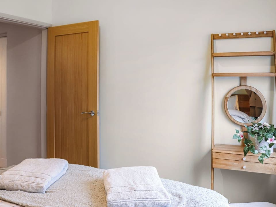 Double bedroom | South Snowdon Wharf, Porthmadog