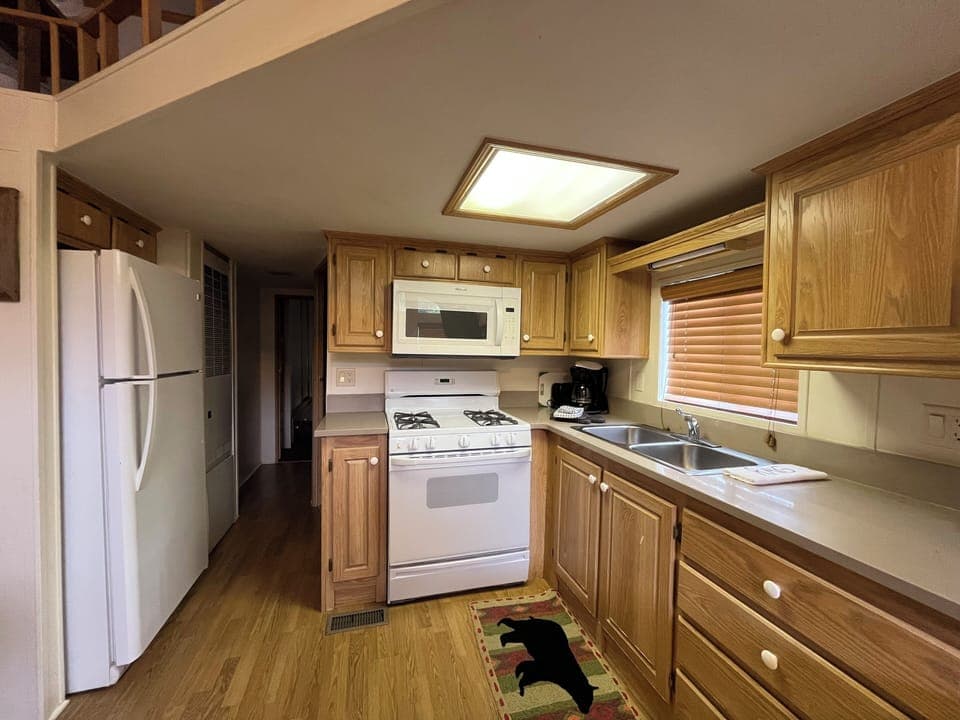 Full kitchen