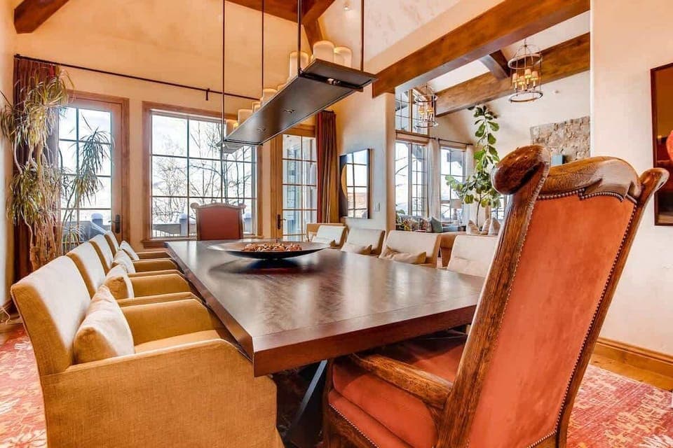 FORMAL DINING ROOM SEATS 10