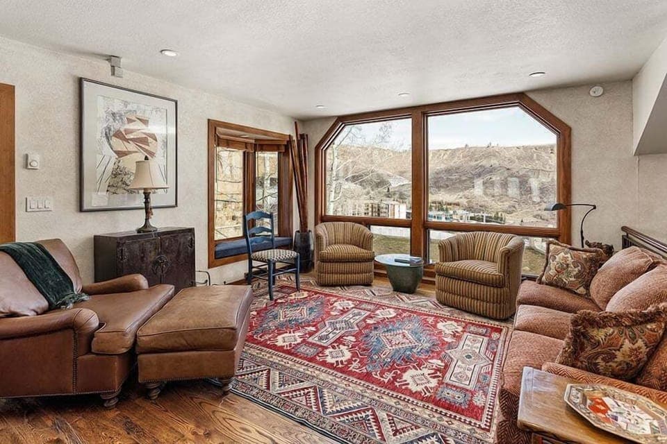 Home Decor, Architecture, Building, Furniture, Indoors