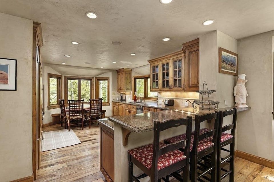 Indoors, Architecture, Building, Dining Room, Dining Table