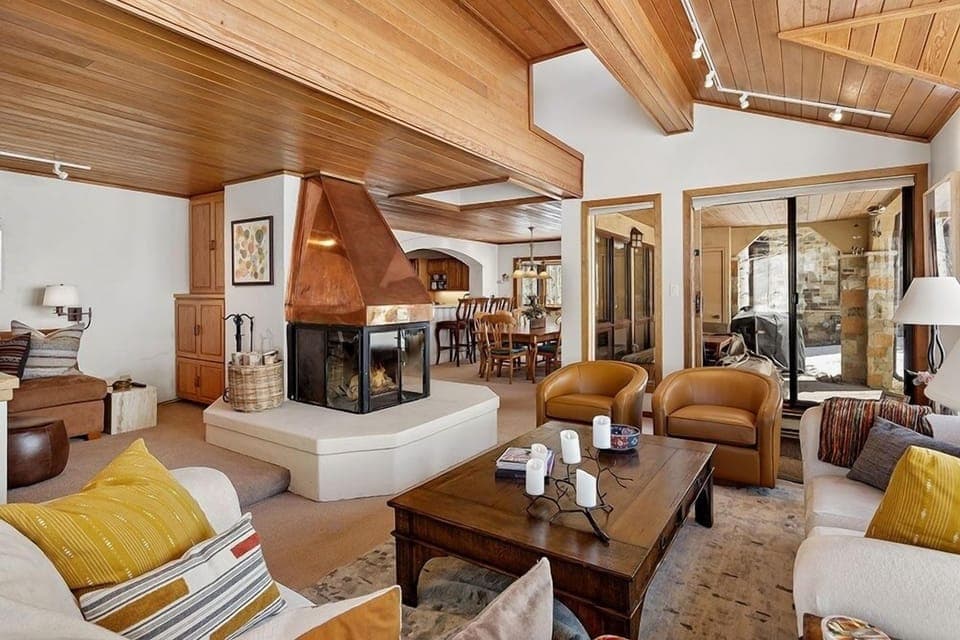 Indoors, Home Decor, Architecture, Building, Furniture