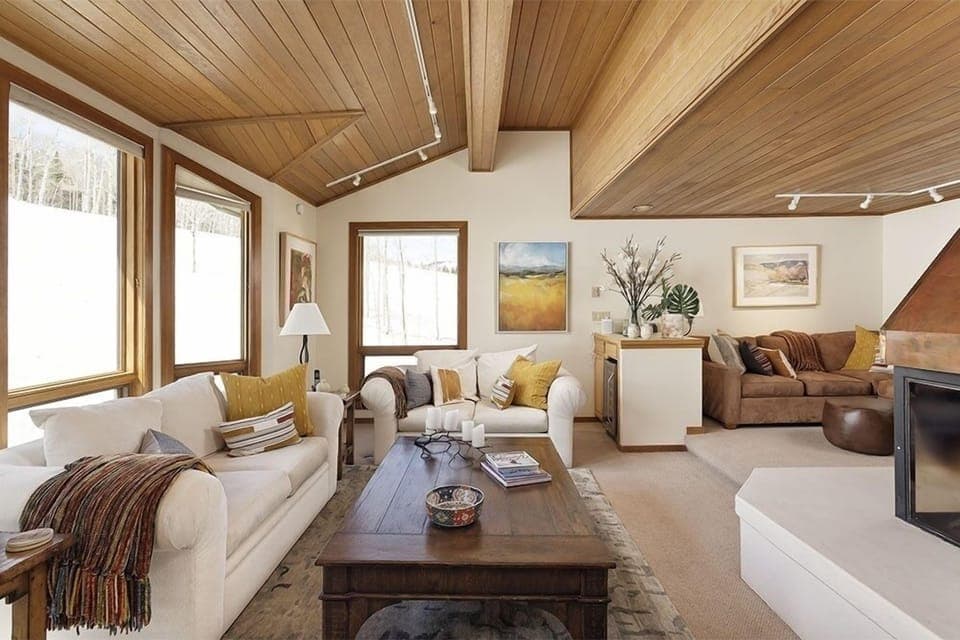 Indoors, Home Decor, Furniture, Table, Architecture