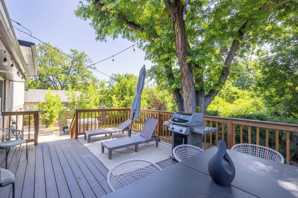 Summer vibes on full blast—sit and soak up the sunshine.