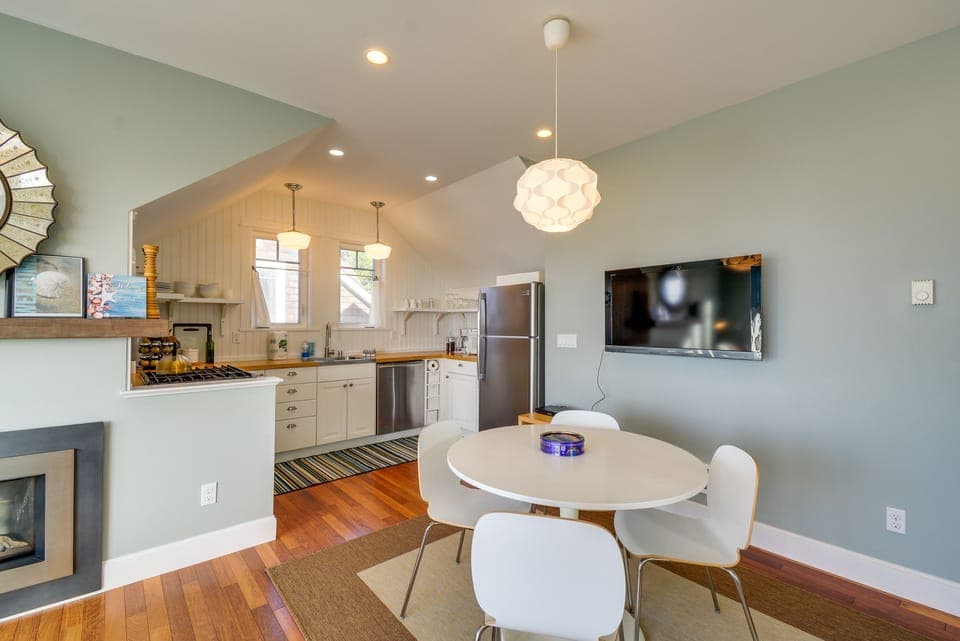 Dining Area | Dishware & Flatware Provided | Electric Heating