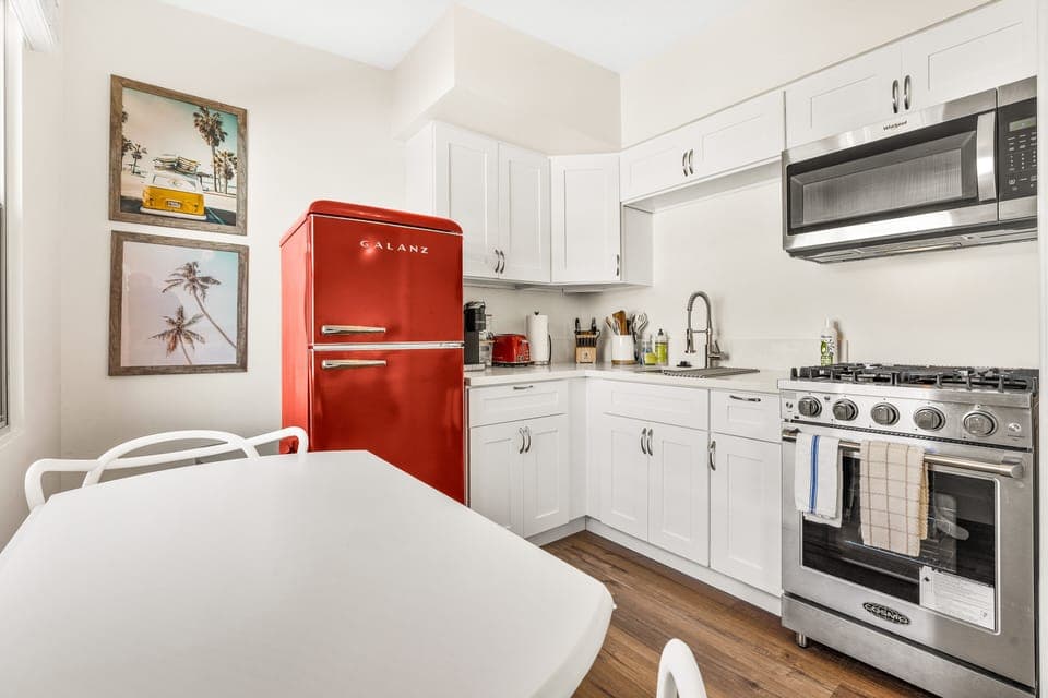 Fully equipped kitchen. Everything you need to ensure a home cooked meal. 
