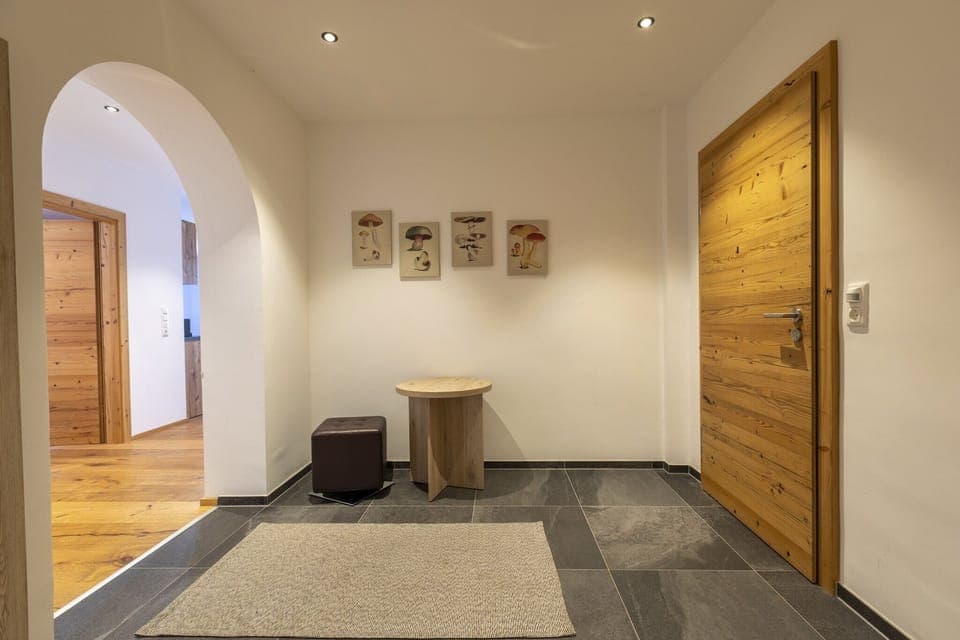 Entrance / Reception
