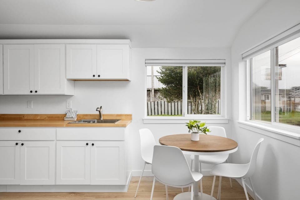 "Beautiful and cozy home away from home.  Excellent location with beach across the street. Host was amazing can’t wait to come back." - Melissa