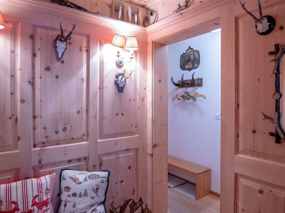 Property, Picture Frame, Interior Design, Wood, House, Wall, Flooring, Floor, Door, Cabinetry