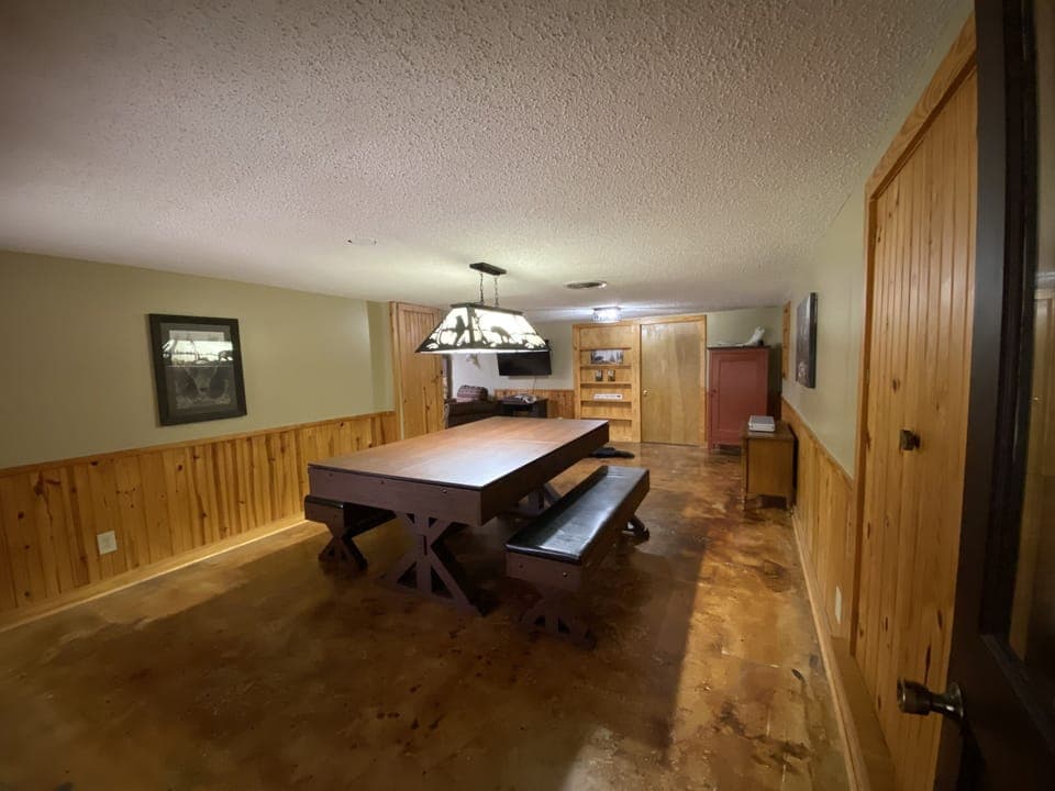 Pool table/ping pong/ dining table