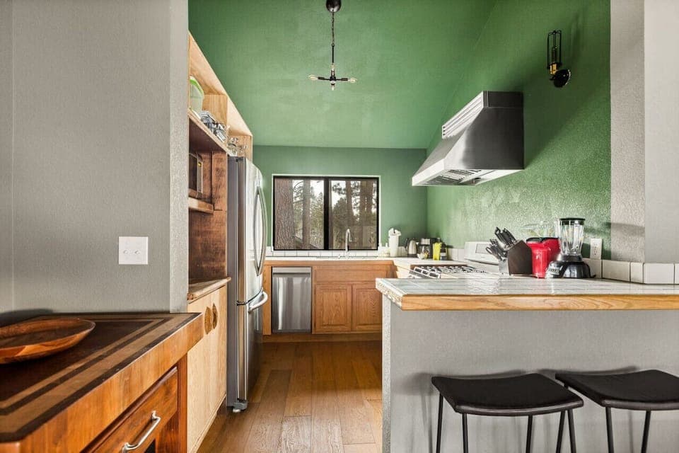 For your convenience, we`ve stocked the kitchen with an array of glasses, dishes, and serving items. Whether you`re enjoying a refreshing drink or serving up a feast, we have you covered.