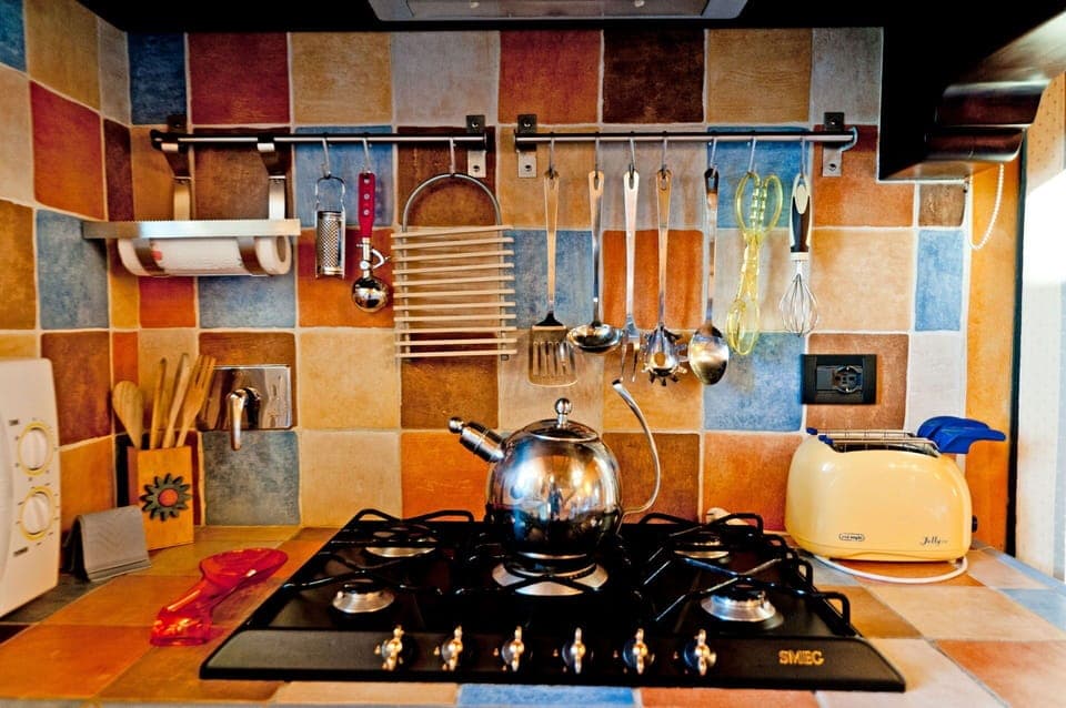 Gas Stove, Building, Kitchen, Cabinetry, Wood, Automotive Design, Kitchen Stove, Interior Design, Kitchen Appliance