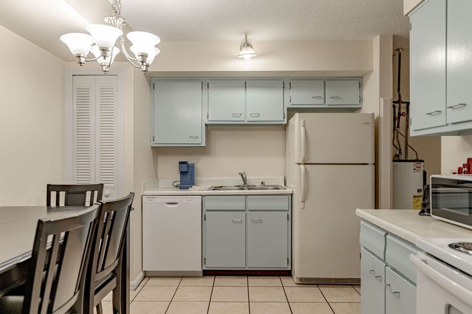 Kitchen with Dishwasher, Fridge, Microwave and Stove