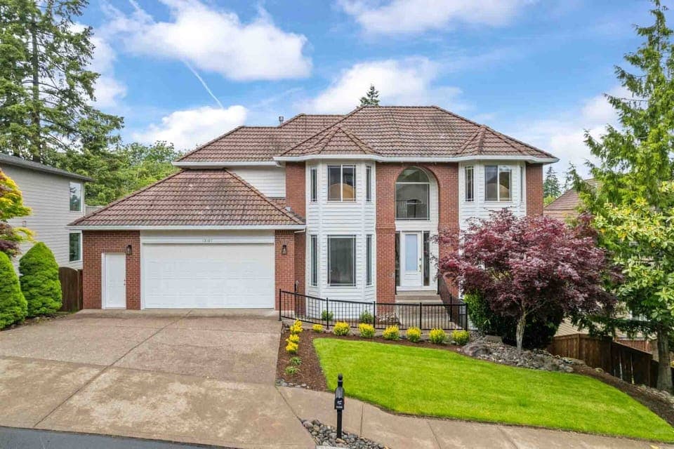 Welcome to Morningstar Manor! Please enjoy this one of a kind rental in the heart of Tigard, OR.