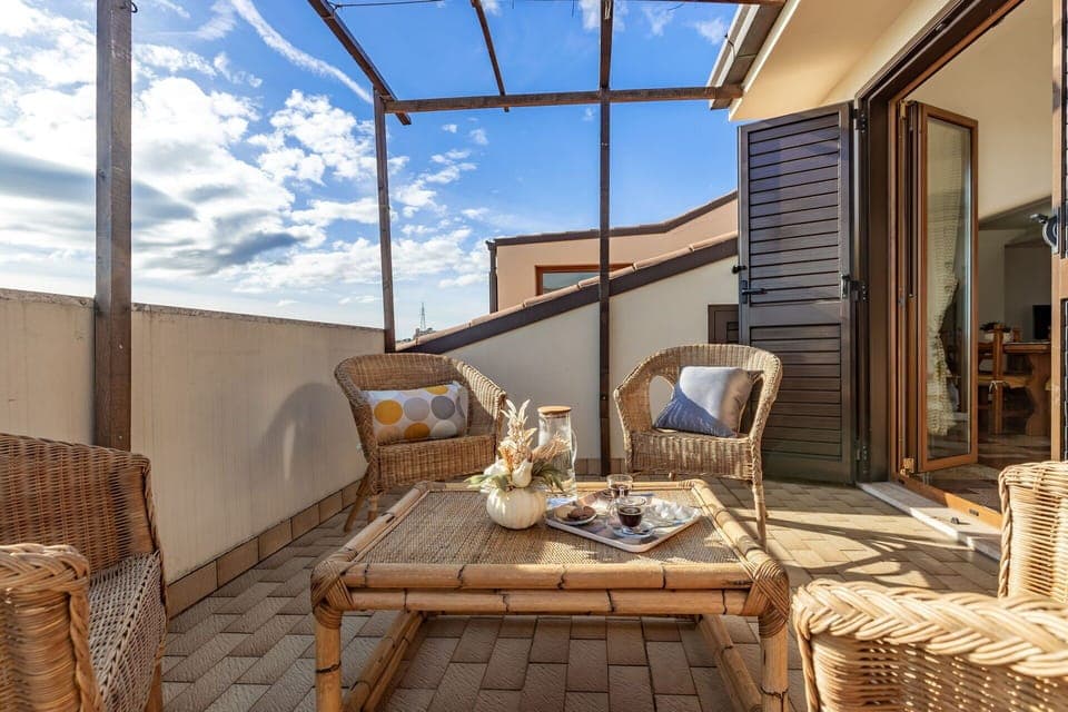 Balcony / Terrace / Patio