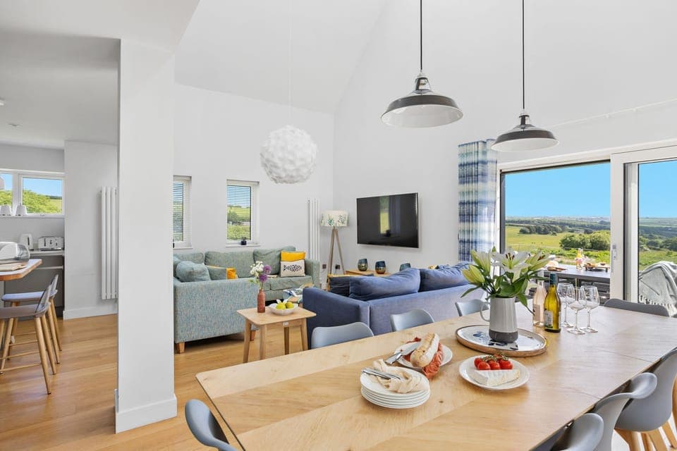 Open plan living area with access to the patio and countryside views - 1 The Vista, Willingcott