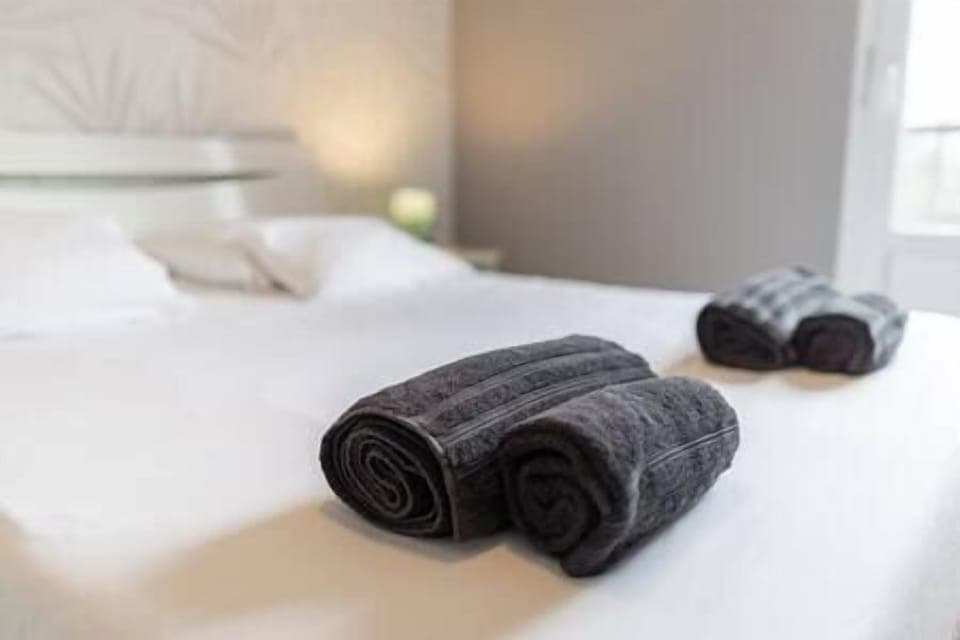 Chambre à coucher 1 (1)