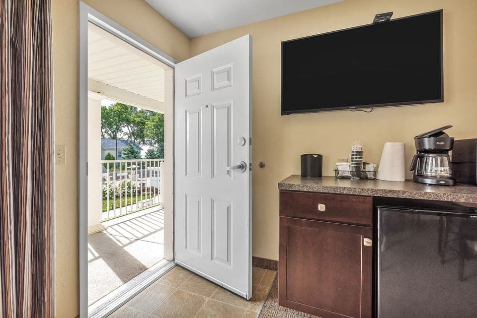 best rates hotels in Kelleys Island