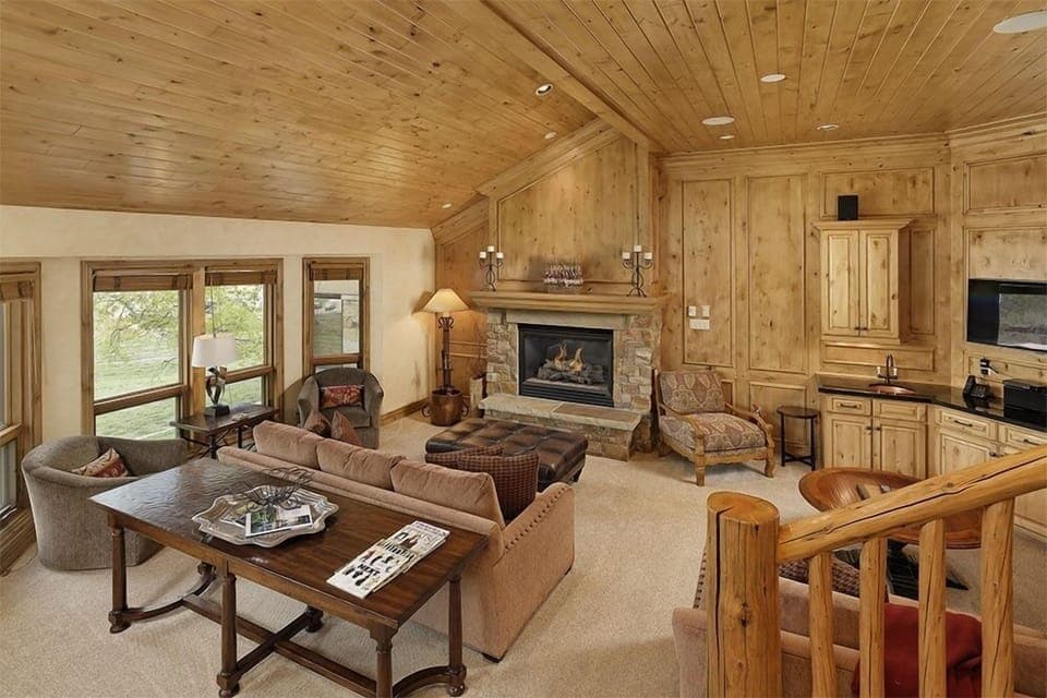 Indoors, Furniture, Living Room, Fireplace, Table
